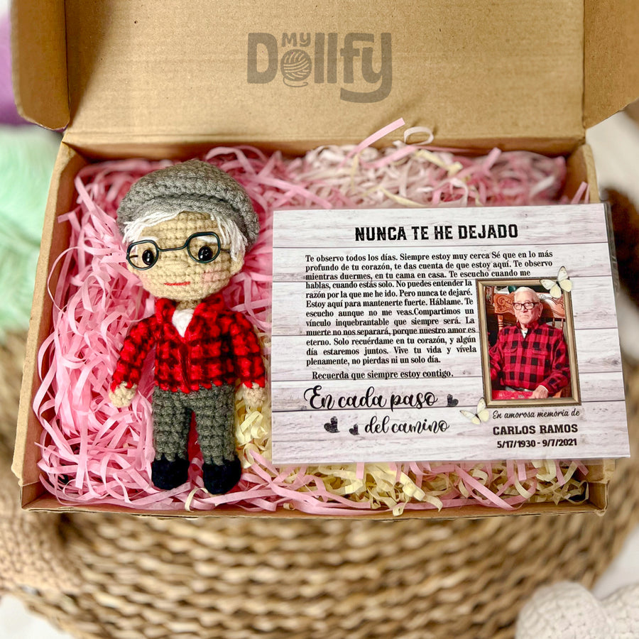 Personalized Crochet Doll with Photo Card "Nunca Te He Dejado"